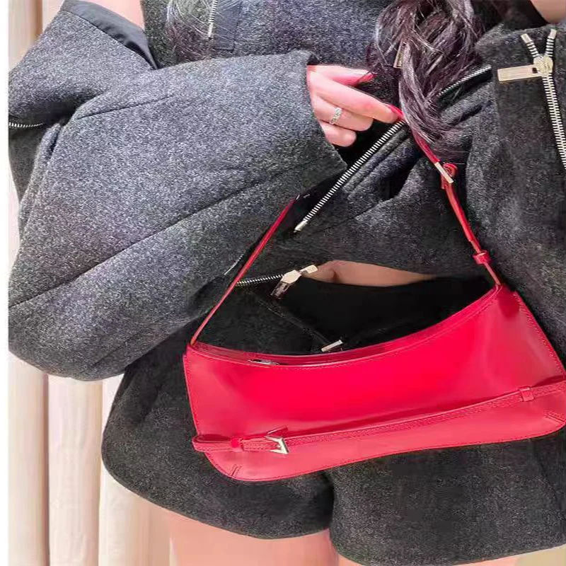 2024 new women\'s bag luxury brand design French trend retro fashion one-shoulder portable niche high-quality small square bag