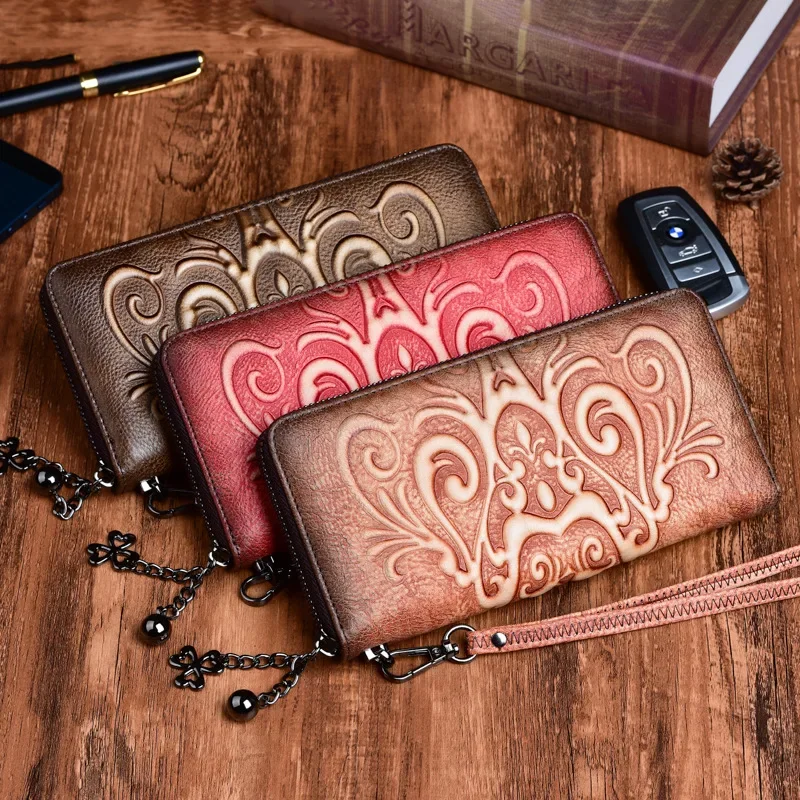 2019 New Genuine Leather Women Purse Wrist Embossed ID/Credit Cards High Quality Female Long Handy Bag Clutch Bags Wallet