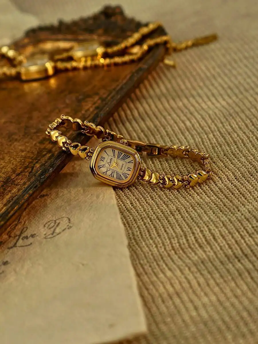 1pc New Vintage French Style Golden Small Dial Women's Watch, Carved Heart-Shaped Chain, Fashion Minimalist Delicate Luxurious