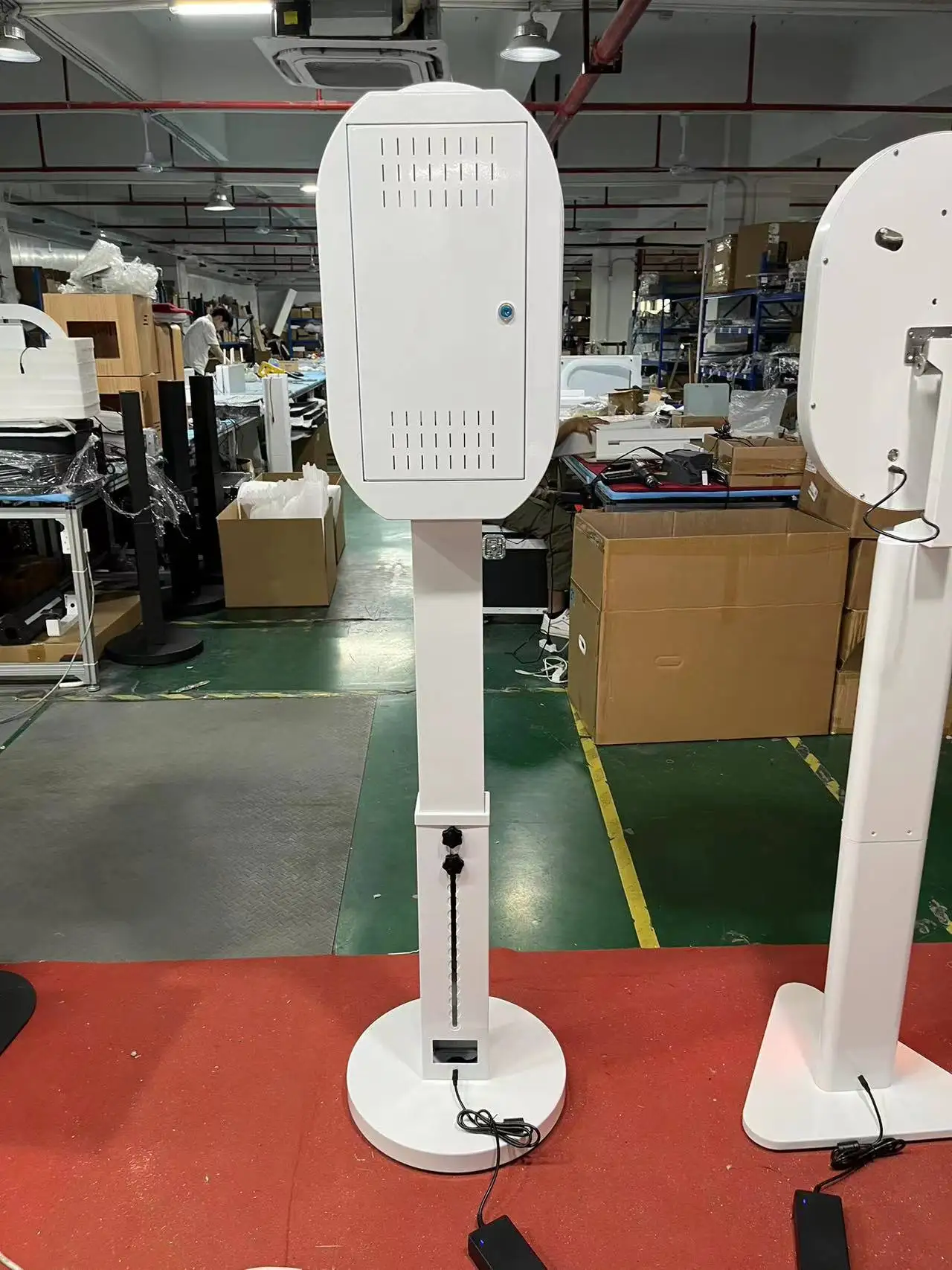 American Warehouse 12.9 Inch IPAD Photo Booth Selfie Magazine Wedding Kiosk PhotoBooth Machine With Great Features Flight Case