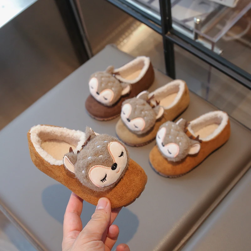 

Новая зимняя детская обувь, теплая универсальная детская повседневная плюшевая обувь, модная хлопковая обувь без шнуровки с милыми героями мультфильмов для мальчиков и девочек