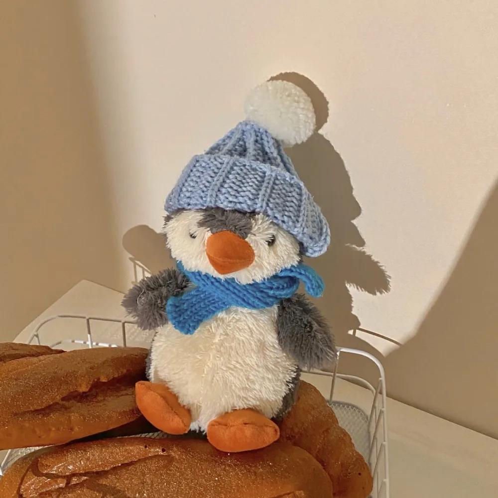 Nuovo pinguino di peluche Pinguino con cappuccio blu Regali con ciondolo a forma di cartone animato Pinguino di peluche