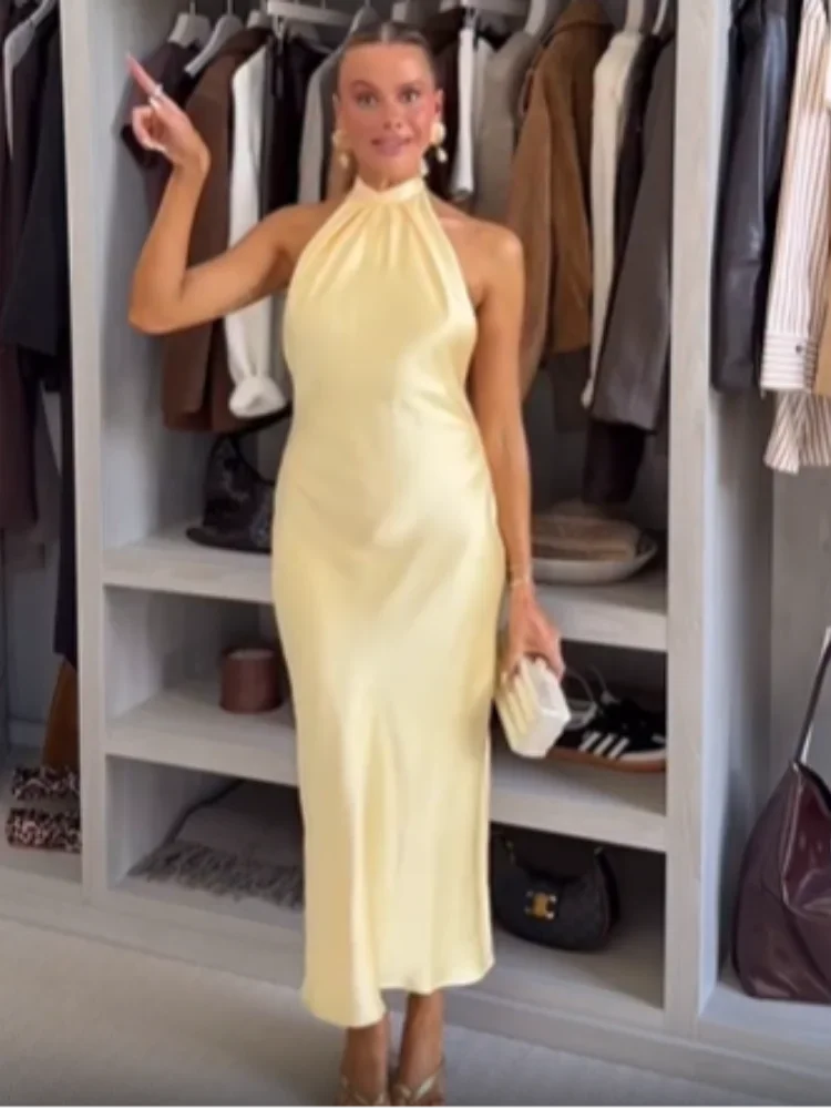 Chic Backless Bow Lace Up Halter Abito giallo Moda Raso senza maniche Off Shouler Abito a pieghe Donna 2025 Elegante Party Vestido