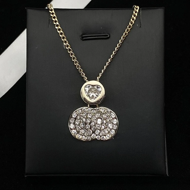 

2025 New Arrival Women's Luxury Necklace, Retro Minimalist Style, Stylish Statement Jewelry, Great Gift for Women