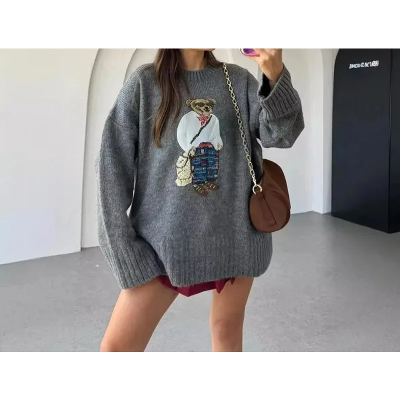 

2025 Autumn and Winter Fashion New Cartoon Bear Pattern Letter Logo Round Neck Casual Ladies Sweater