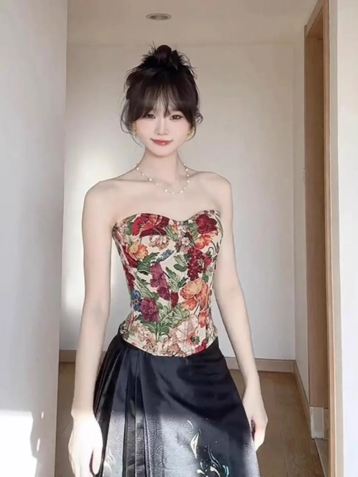 

Сексуальный комплект из двух предметов: утягивающий корсет с цветочной вышивкой и топ с открытыми плечами, модный женский комплект больших размеров для весны и лета