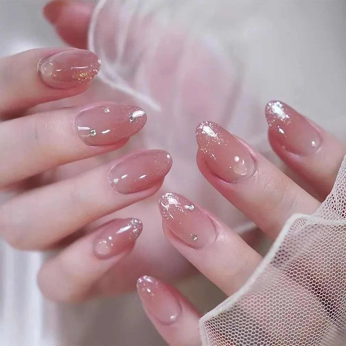 

Gradient Glitter Powder Rhinestone Cat Eye Stiletto False Nails Charm Long Pointed Fake Nails Art Almond Press on Nails Manicure