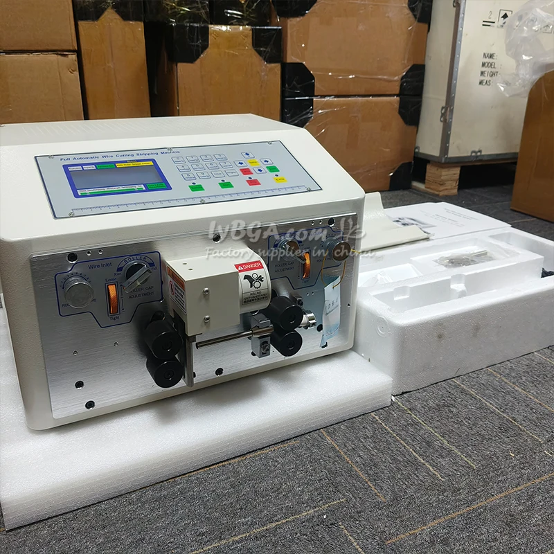 

SWT-608-JEN JES Станок для зачистки и резки проводов, полностью автоматический, с компьютерным управлением, диаметр проволоки 0,1-8 мм2, сенсорный экран