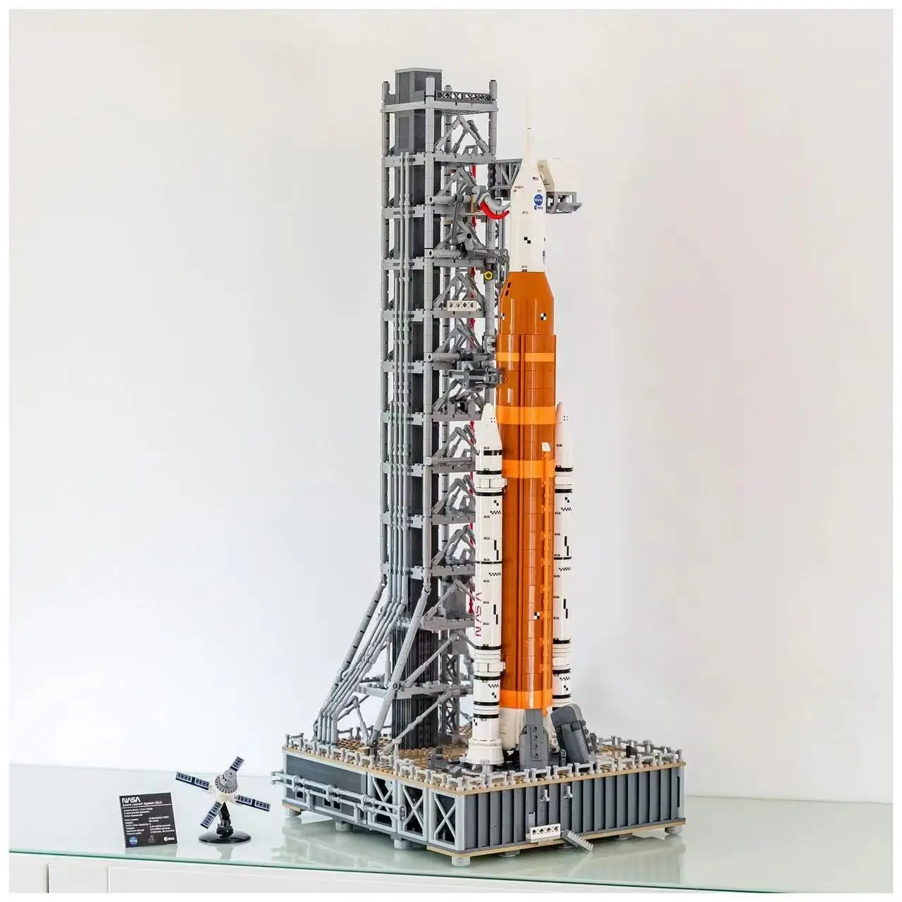 In Stock 3601Pcs Icons 10341 Artemis Space Launch System Model Building Kit Space SLS Blocks Bricks Toys for Kids Adult Gifts