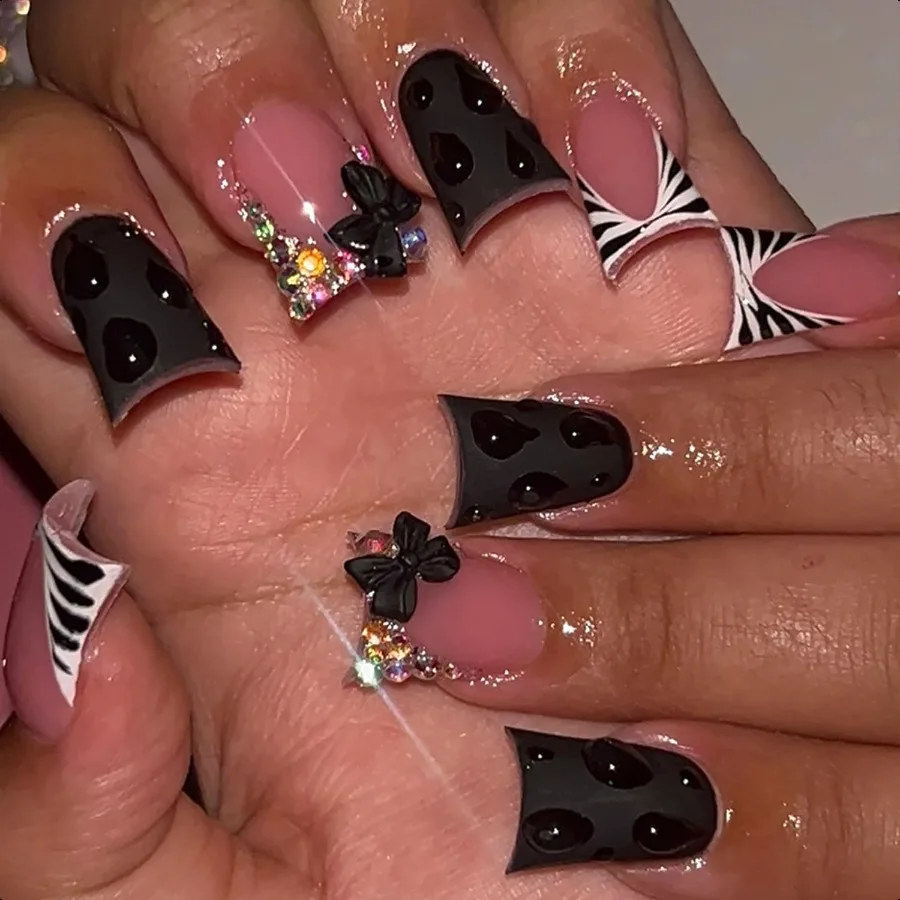 

30Pcs Black Duck Pr on Nails Short French Tip Fake Nails with Colour Glitte Cute Bow False Nails Full Cover Artificial Glue on