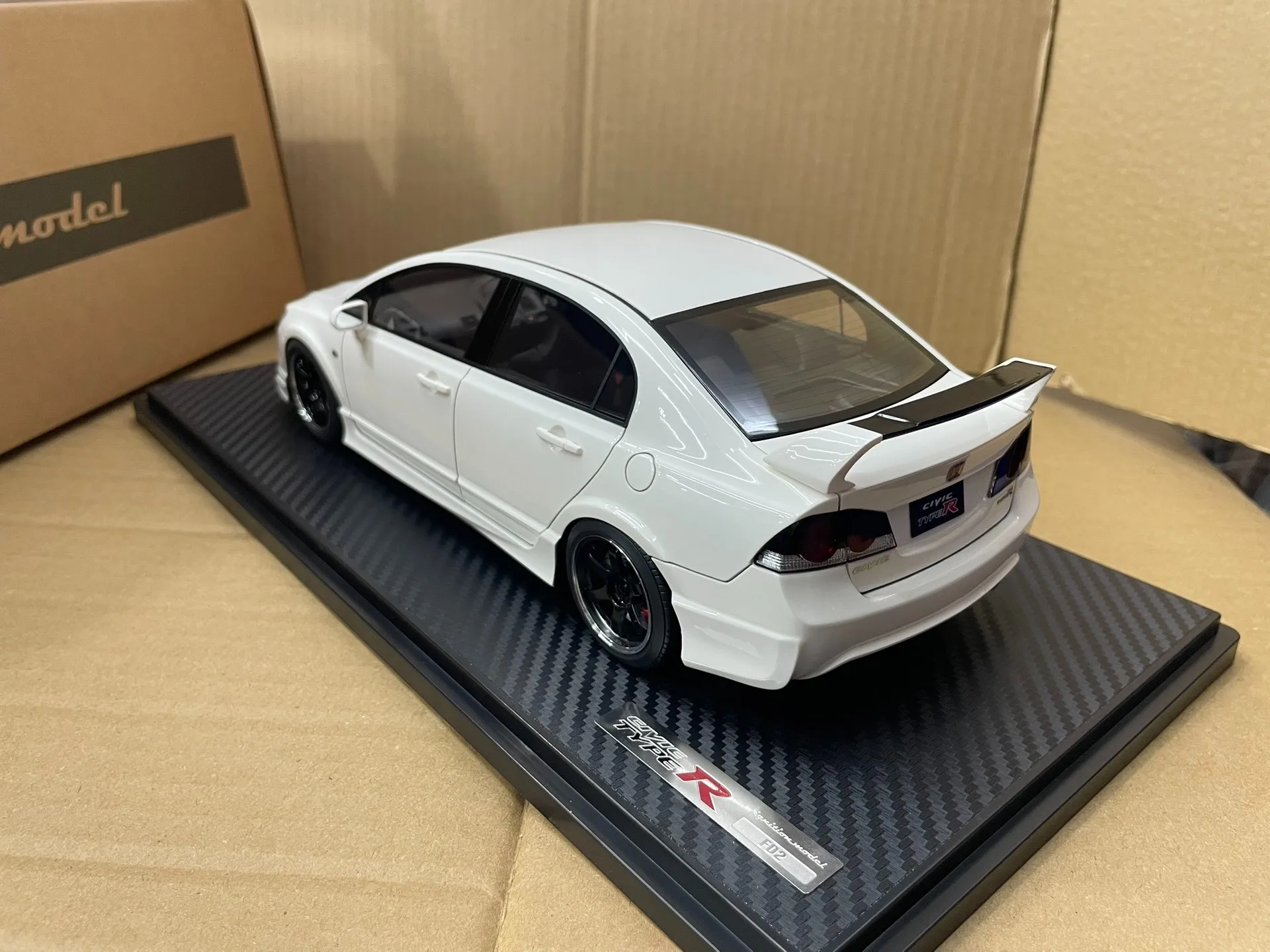 IG 1:18 FD2 نوع R أبيض JDM محاكاة طبعة محدودة الراتنج معدن ثابت سيارة لعبة مجسمة هدية #2