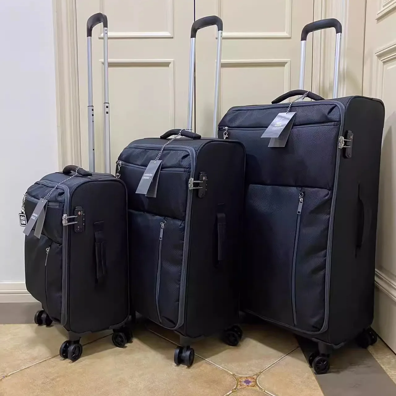 

Ultra-Light Ox Fabric Lage Spinner Wheel Lo Anti-Drizzle Carry-On Suitcase Faionable Trendy Zipper Closure Travel Bag