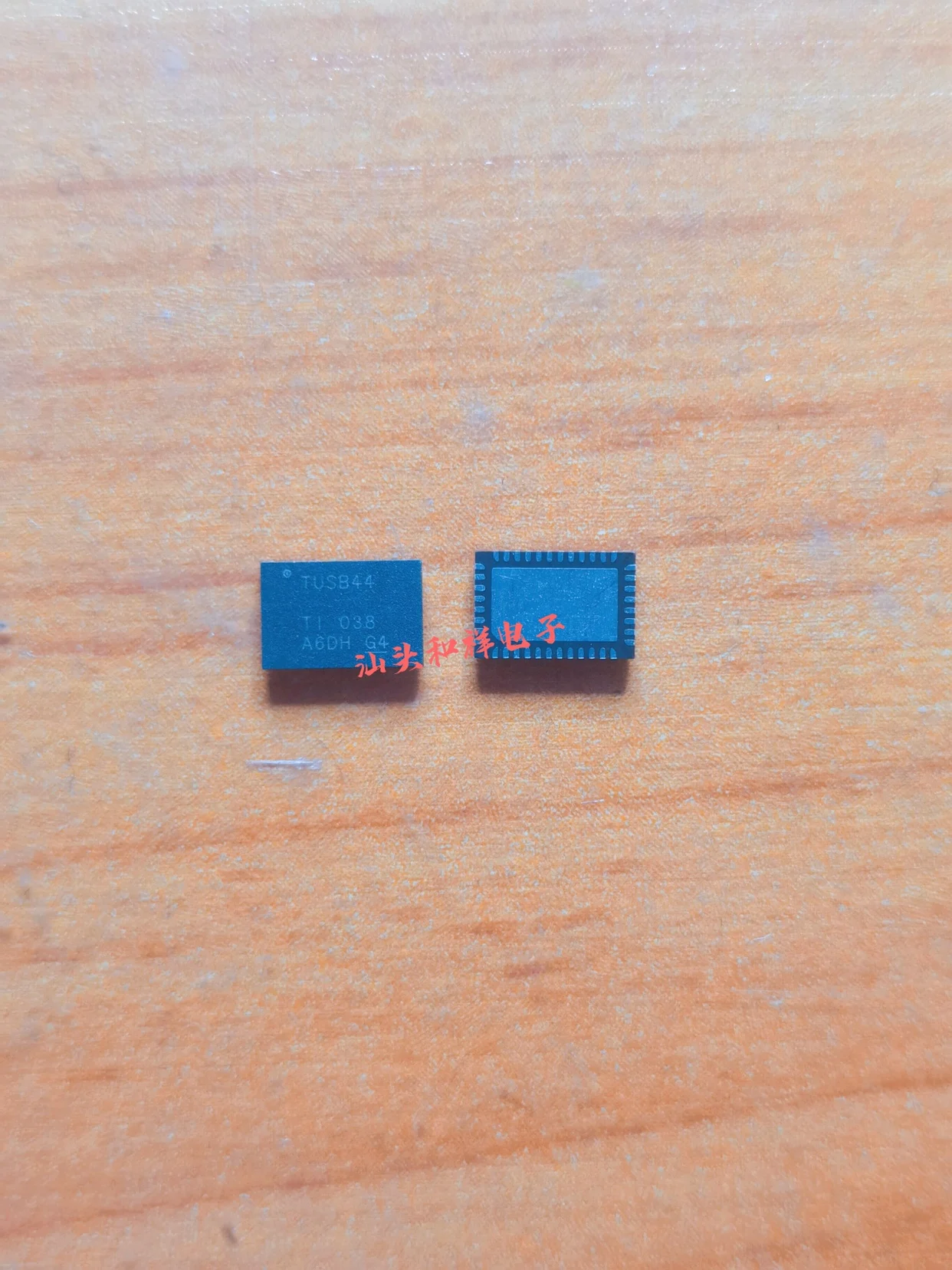 Free shipping    TUSB1044IRNQR TUSB1044RNQR QFN40     10PCS