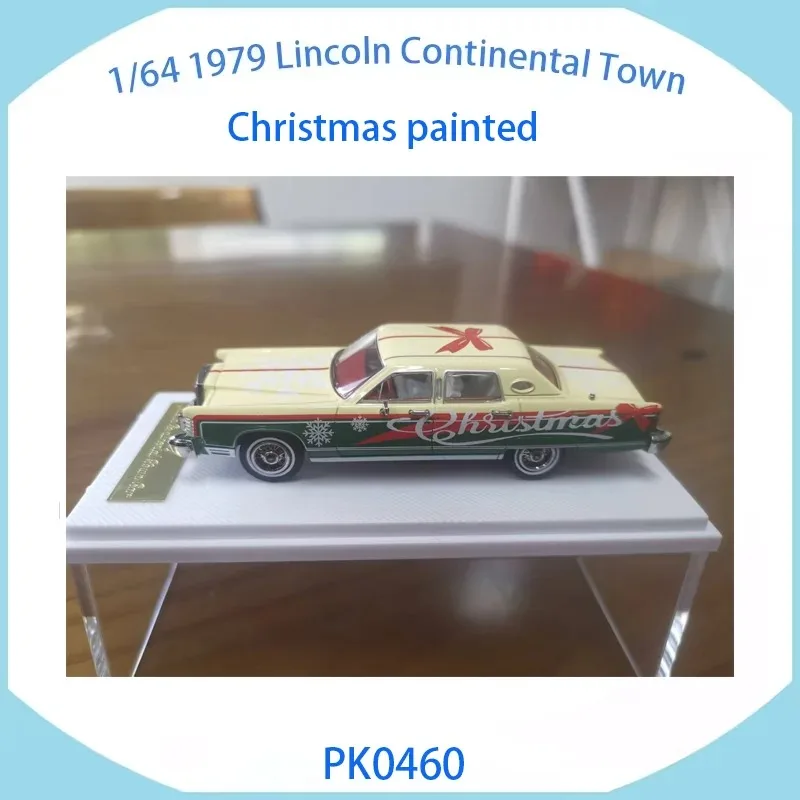 

Diecast Alloy 1/64 1979 Lincoln Continental Town Christmas painted Car Model Classic Collection Display Gift Souvenir Boy Toy