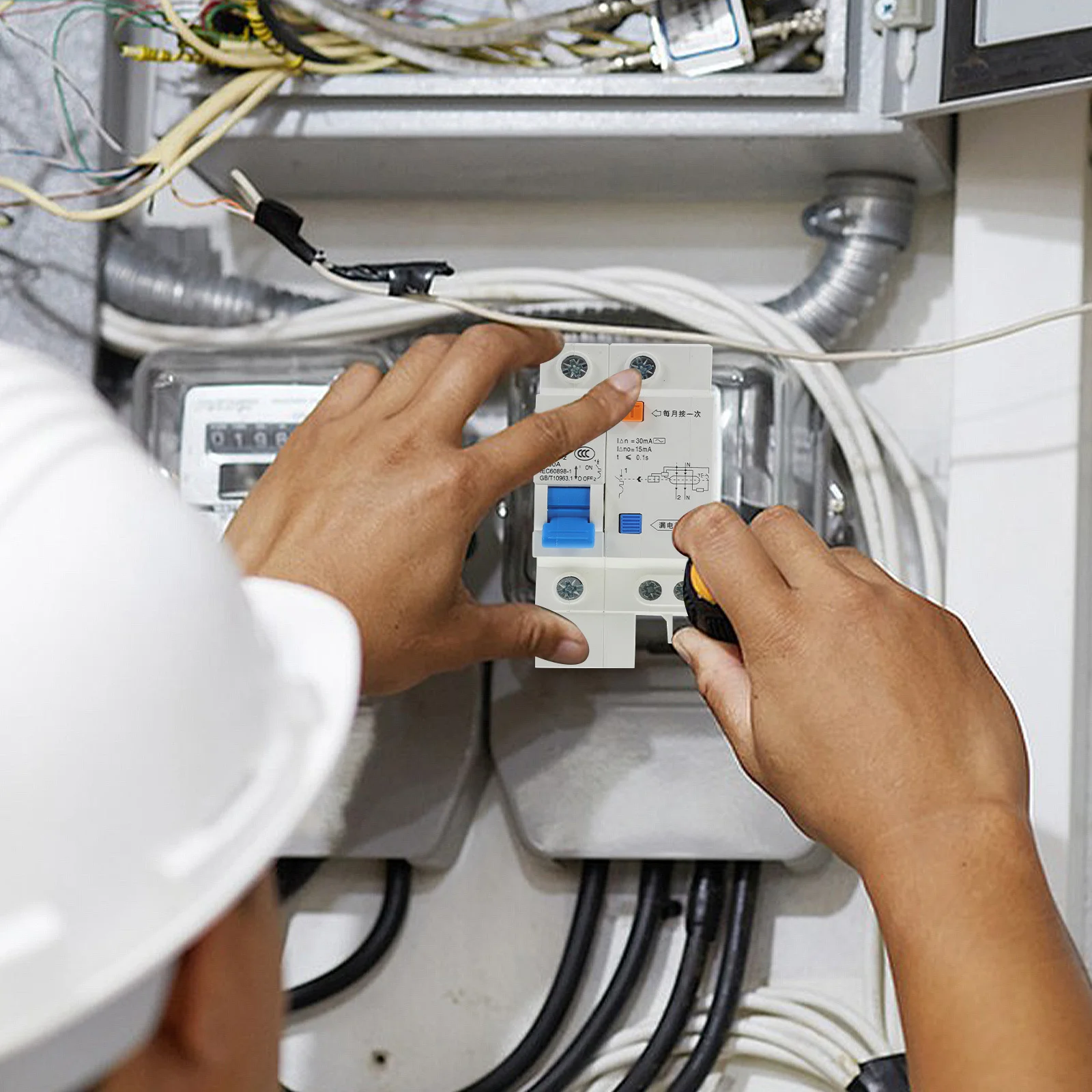 

Автоматический выключатель 220 В 6 А Мини-защитная защита от утечек Эффективные измерения безопасности для различных устройств Мини-выключатель