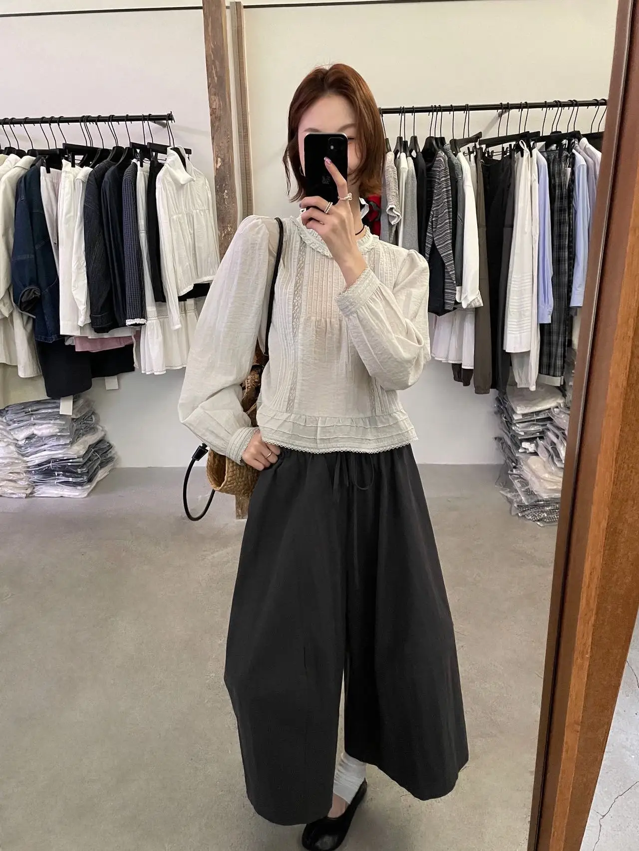 

Lilian Fashionable Sweet Lace Trim Blouse Women's Simple Style Commute Shirt S7258 Casual Loose Fit Long Sleeve round Neck