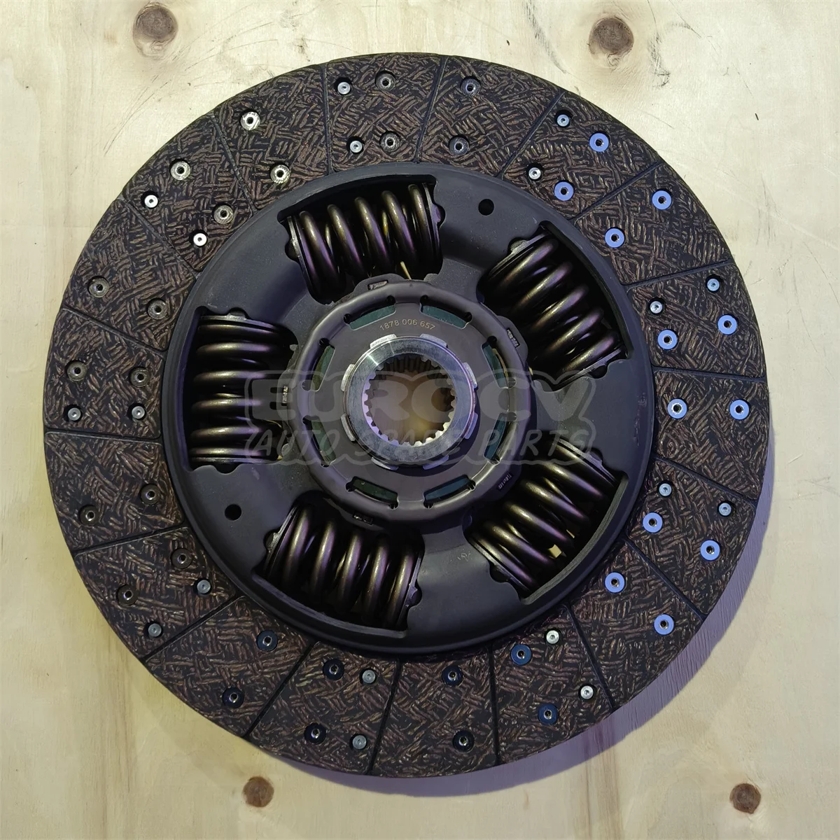 Spare Parts for Volvo Trucks VOE 22078244 TA Clutch Disc 1878006657