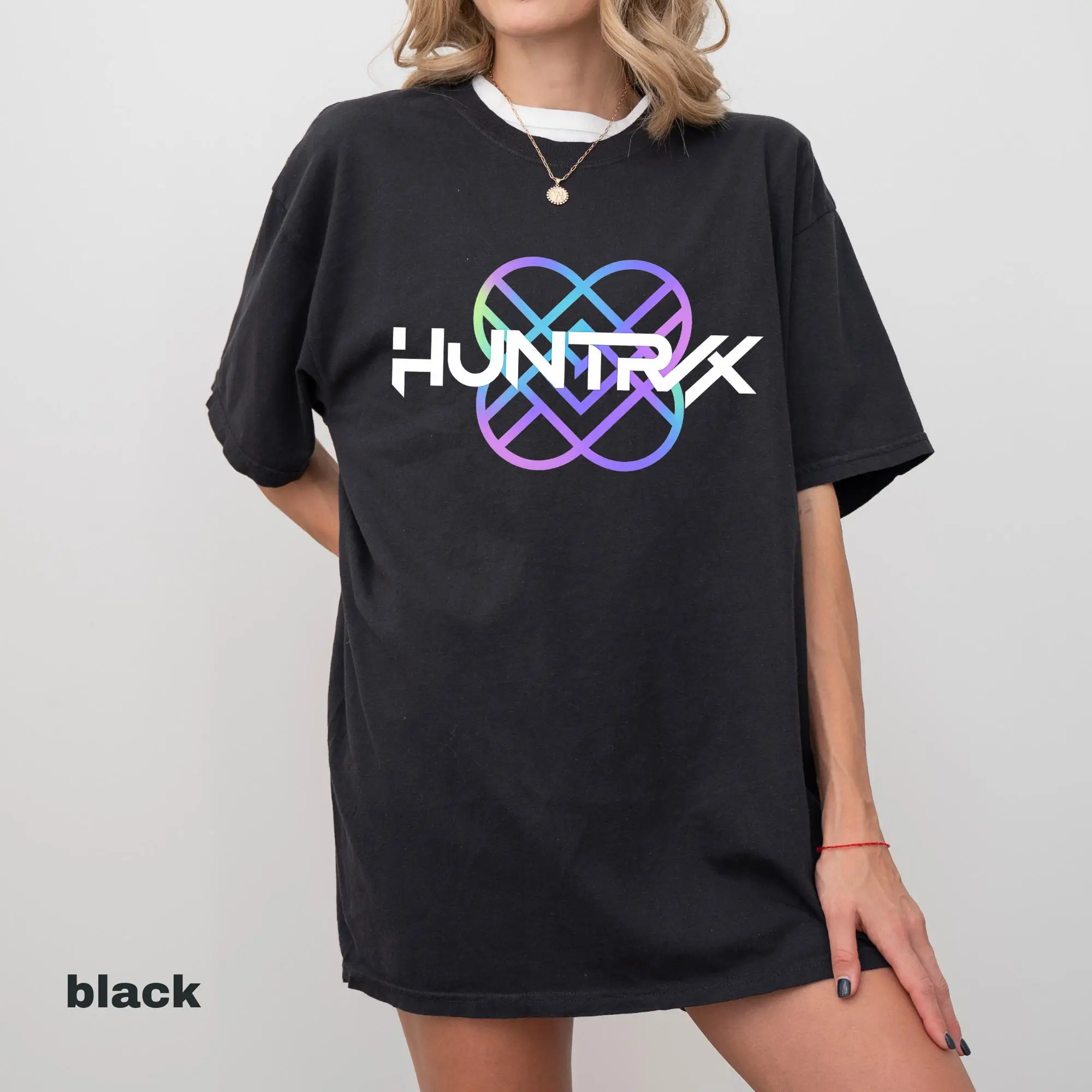 

Huntrix Женская рубашка K-pop Футболка K-pop Demon Huntrix KPDH Demon Hunter Merch Huntrix Подарок фанату K-pop Рубашка с коротким рукавом