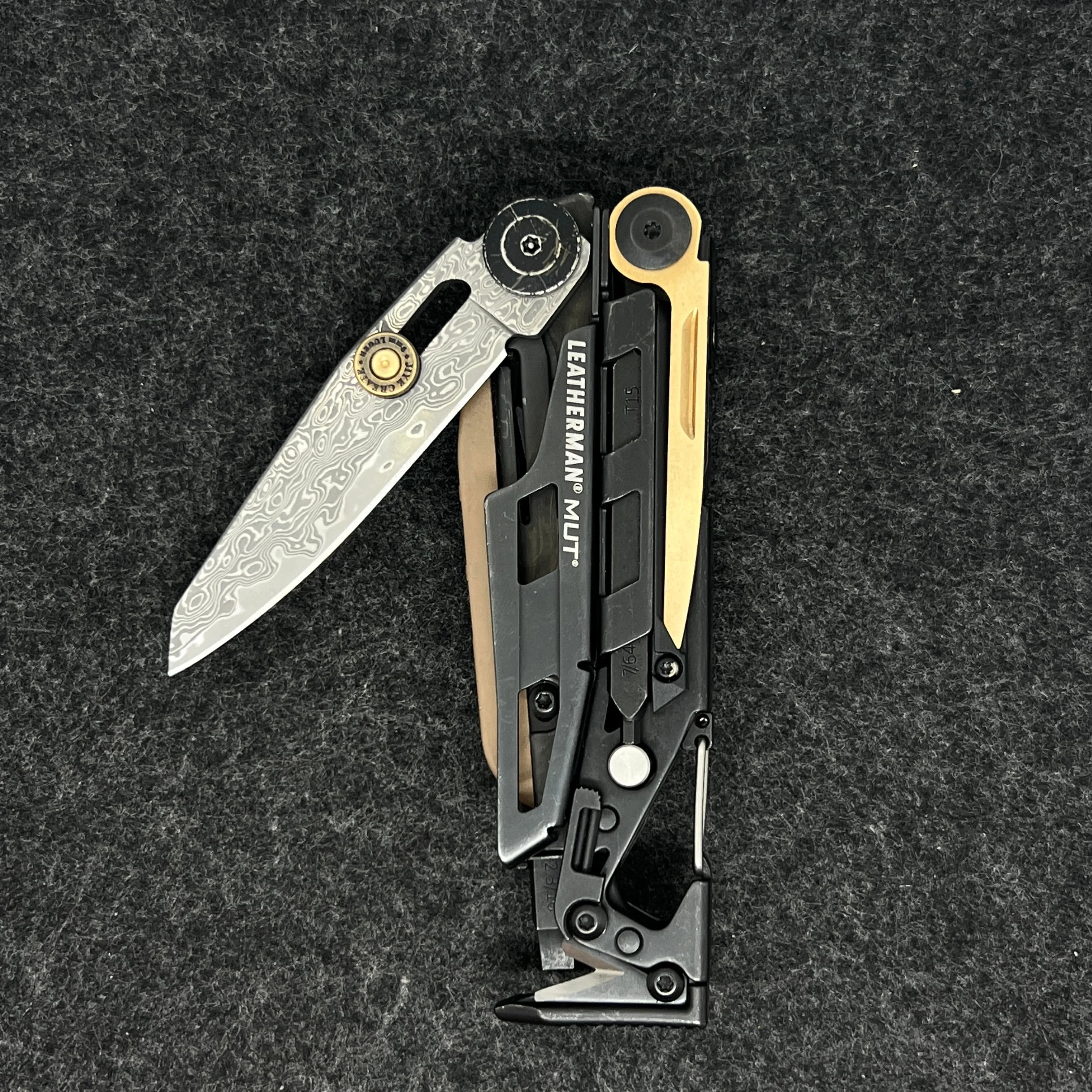 4 tipos de aleación de latón cilíndricos con agarre de pulgar de texto con fijación de tornillo para Leatherman MUT EOD MOD accesorios DIY