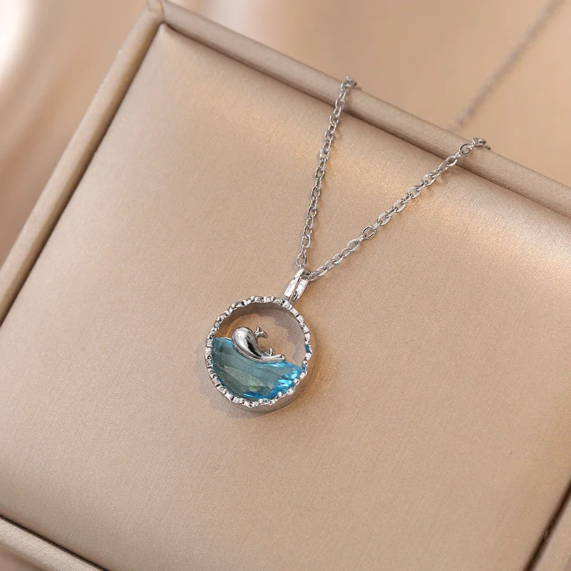 Fashionable Ocean Style Shiny Blue Zircon Blue Whale Round Pendant Necklace Is The First Choice Gift for Friends