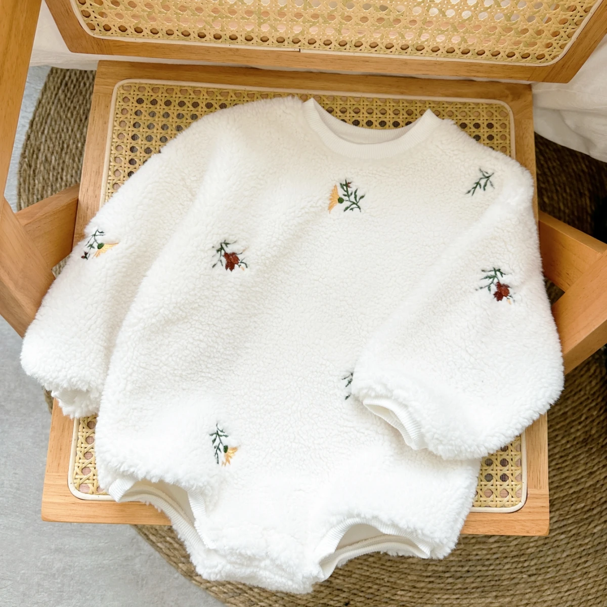 INS Winter Newborn Infant Romper Baby Clothes Embroiled Plush Soft Warm Bodysuit Child Girls Berber Fleece Thick 0-18M