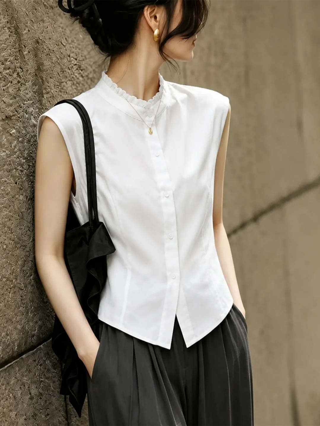 Korean Style Commuter Sleeveless Vest Single Button Versatile Trendy Design Ageless Summer Silk Top for Young Women