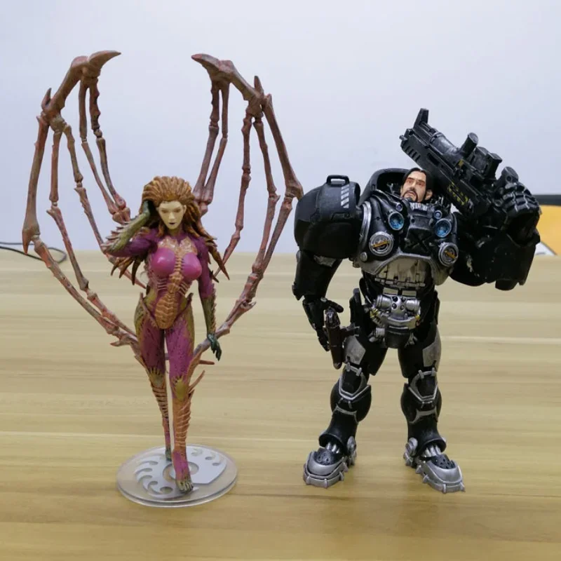 

Original StarCrafts Game Characters Sarah Louise Kerrigan James Raynor Action Figure Model Toy Collections Table Ornaments