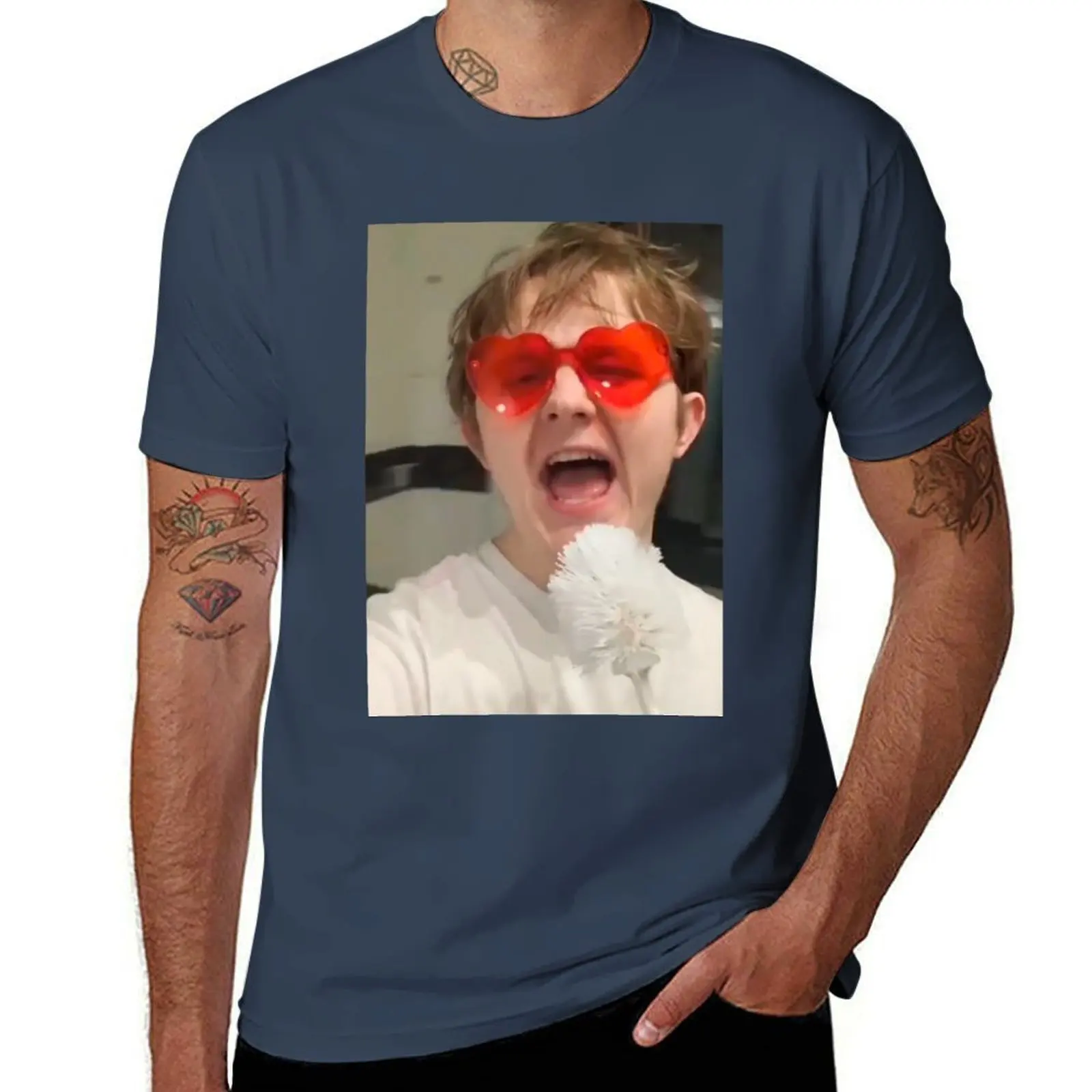 

Lewis Capaldi - Heart Sunglasses T-Shirt man t shirt cotton high quality man t shirts high quality luxury brand T-Shirt