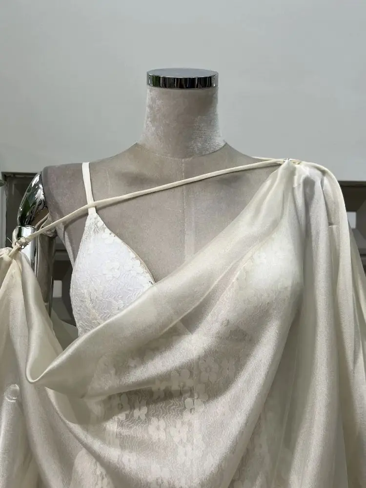 Set da due pezzi solidi per donna Camicia esterna a maniche lunghe dal design originale con scollo a V Canotta Tutina slim Pantaloncini Abito chic