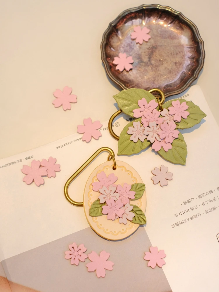 

Cherry Blossom Pendant Car Keychain Bag Charm Top-Grain Leather Handmade Vintage Exquisite Genuine Leather Gift
