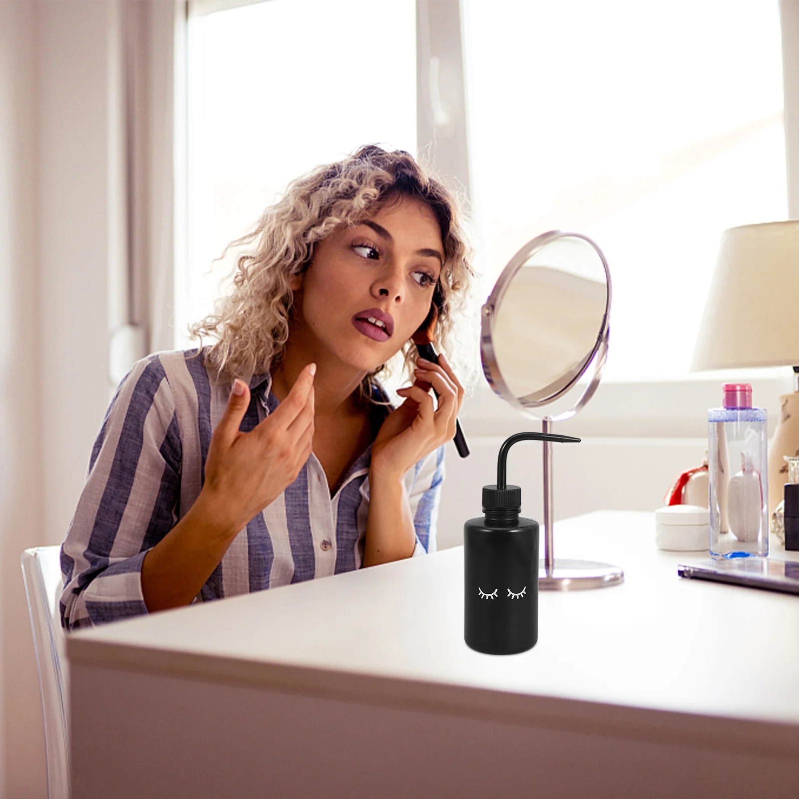 

4Pcs Lash Wash Bottle Eyelash Supply Plastic Curved Nozzle Lash Cleaning Tool Precise Root Cleaning for Extensions