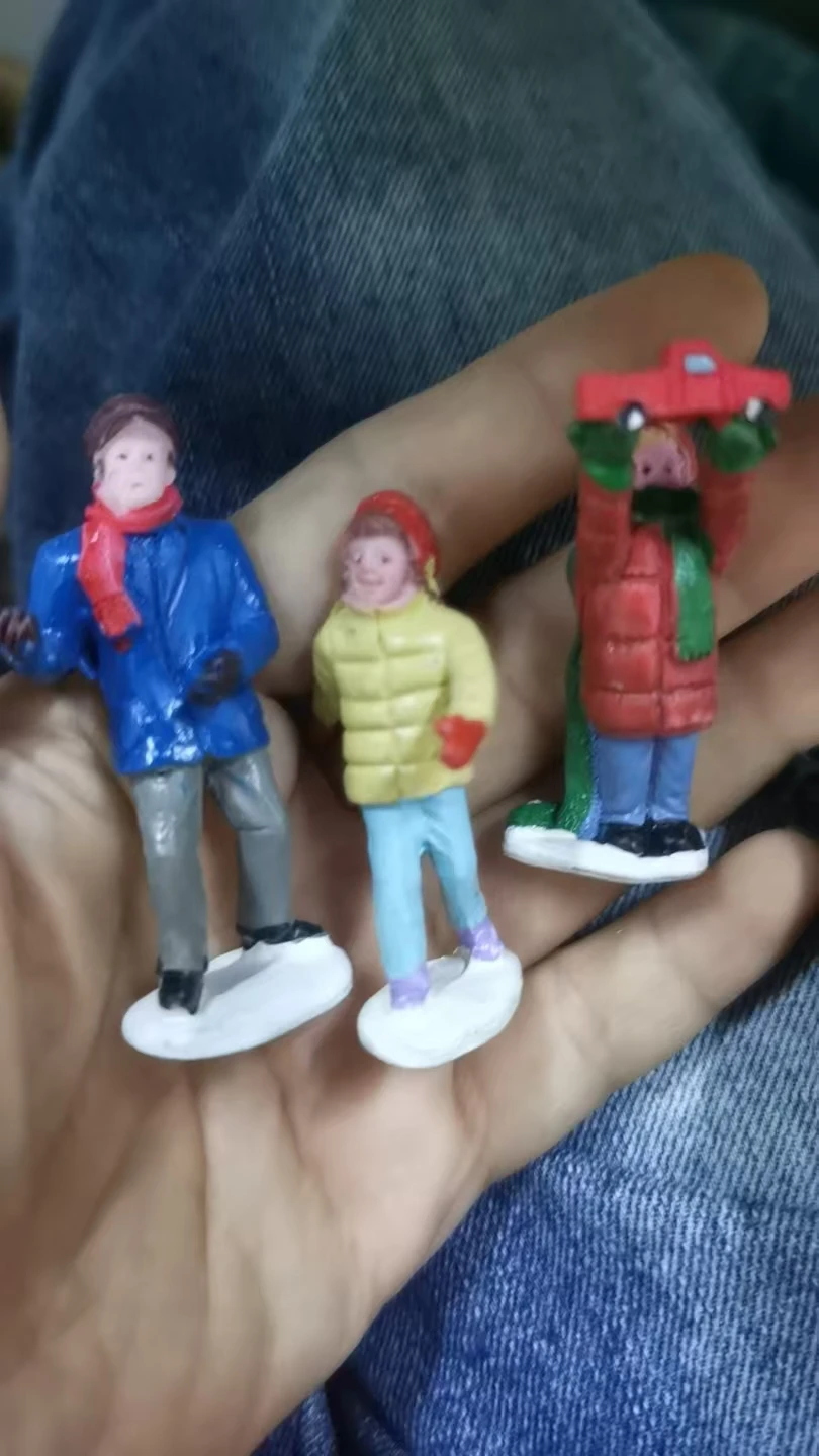 Resin figure mental psychological sand table game box court therapy winter man with kid kids