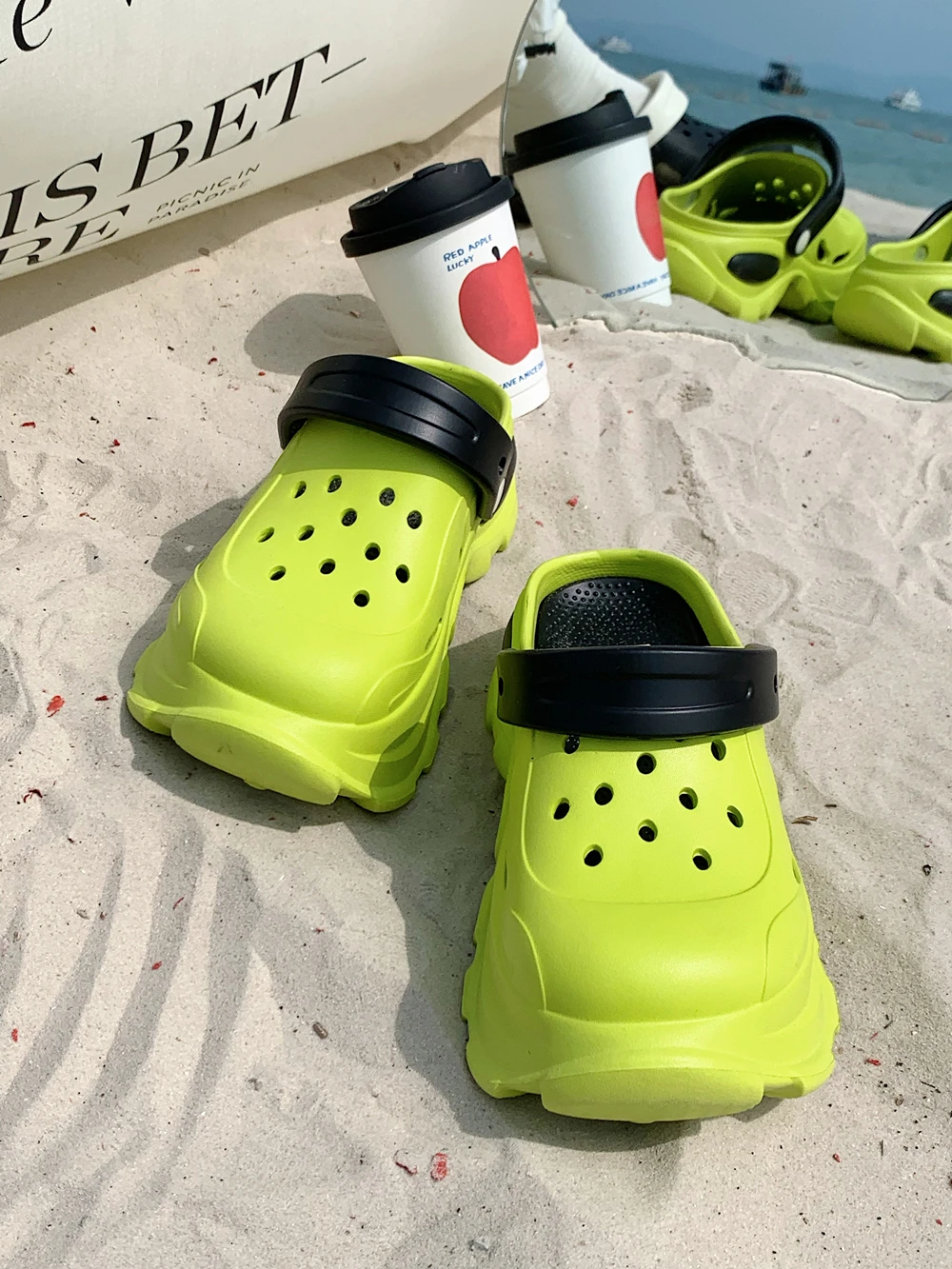 Sports Sandals Thick Soled Couple Hole Garden Shoes 2024 Summer Outdoor Fashion Beach Shoes For Men And Women Slippers