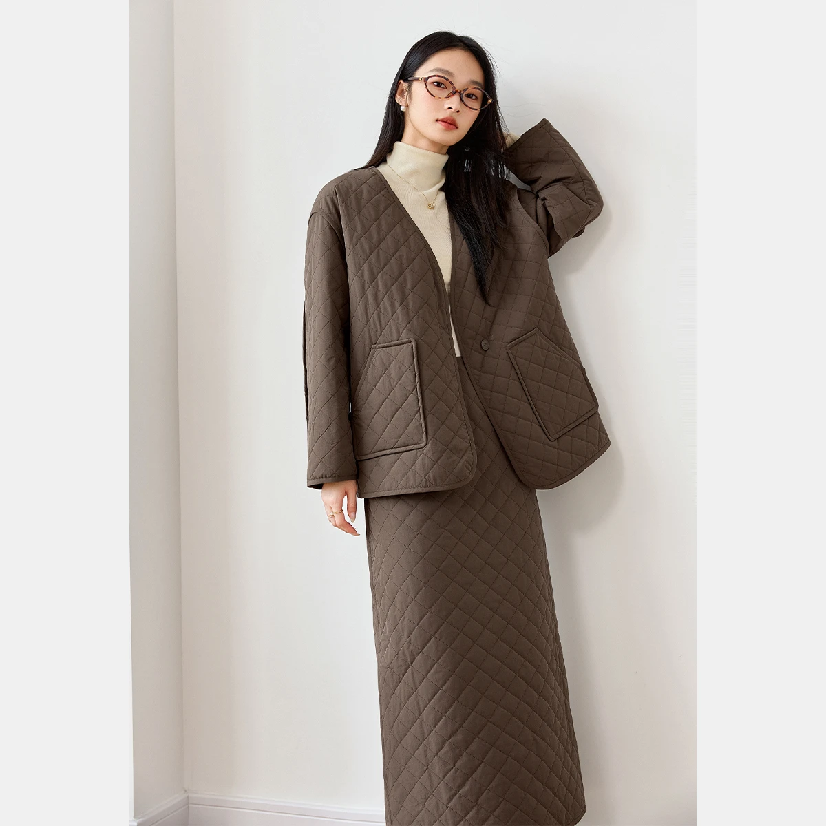 VIMLY Damesroksets 2025, Winter Vintage Gewatteerde Gewatteerde V-hals Pocket Tops Rechte Lange Rokken Dames Tweedelige set M9621