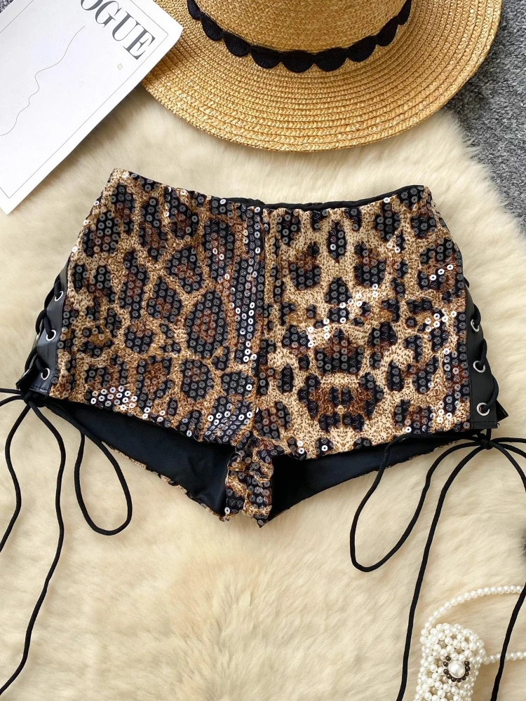 Y2k Niedrige Taille Hot Pants Frauen Slim Fit Pailletten Leopard Print Hose Mit Gürtel Design Asymmetrische Koreanische Sle Pendeln Gerade Hüfte Shorts
