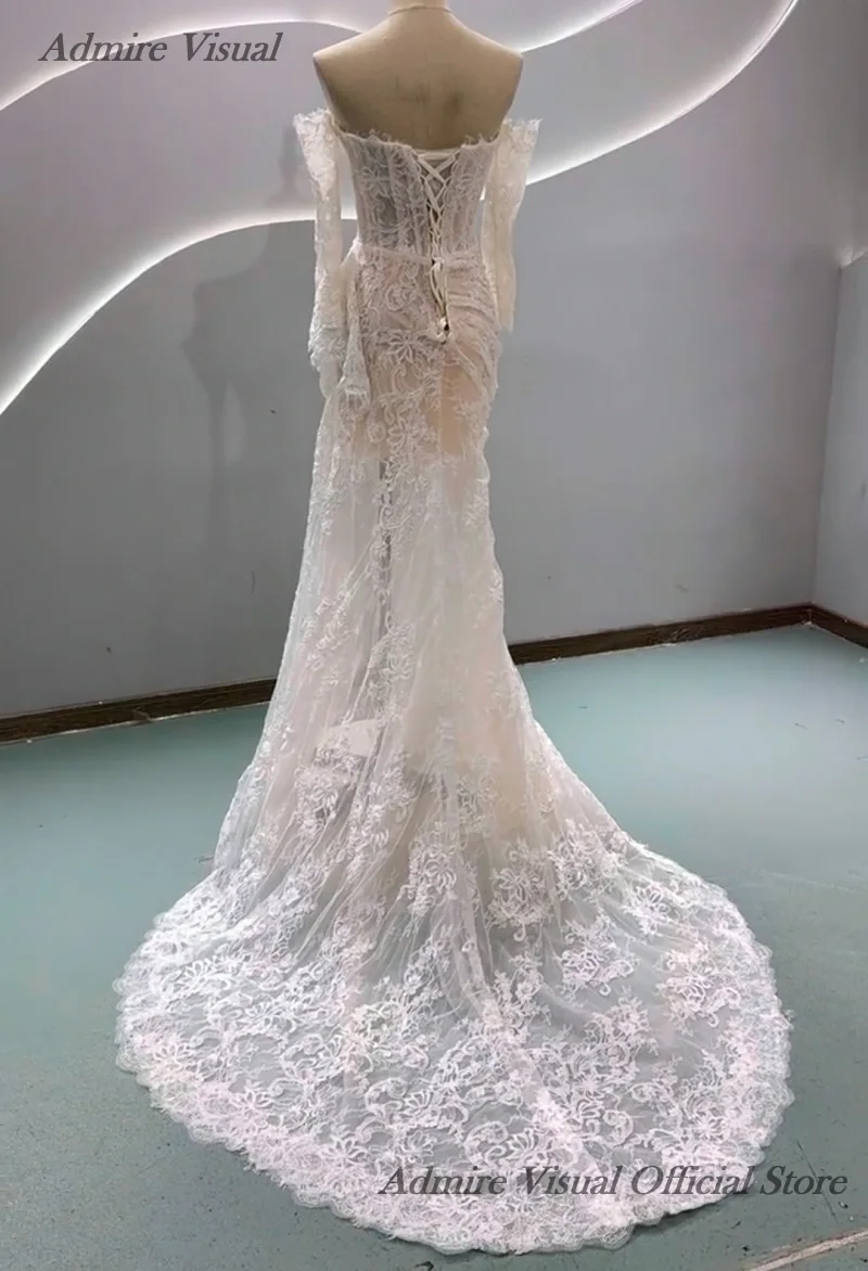 Admire robe de mariée visuelle sirène dentelle col bateau manches longues hors de l'épaule avec robes de mariée personnalisées fendues