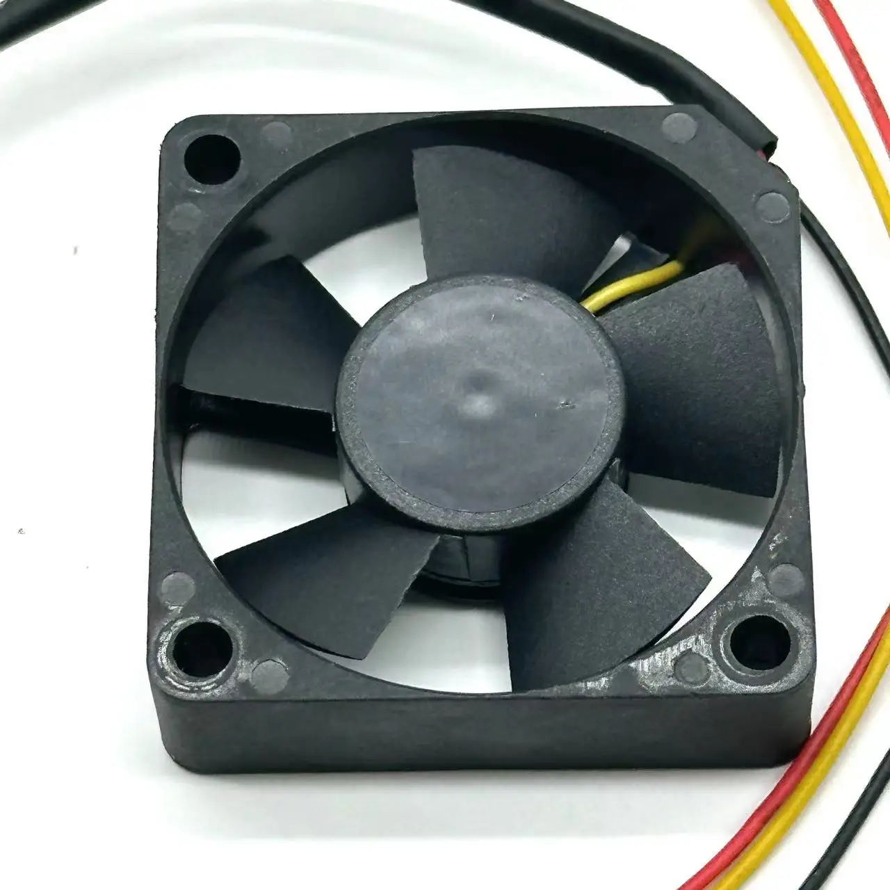 SUNON MC30100V1-000C-G99 DC 5V 0.6W 30x30x10mm 3-Wire Server Cooling Fan