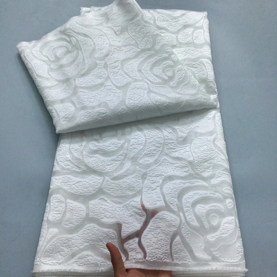 

Африканская жаккардовая парчовая кружевная ткань 2025, высокое качество, французская позолоченная кружевная ткань для женщин, свадебные платья, шитье A4224