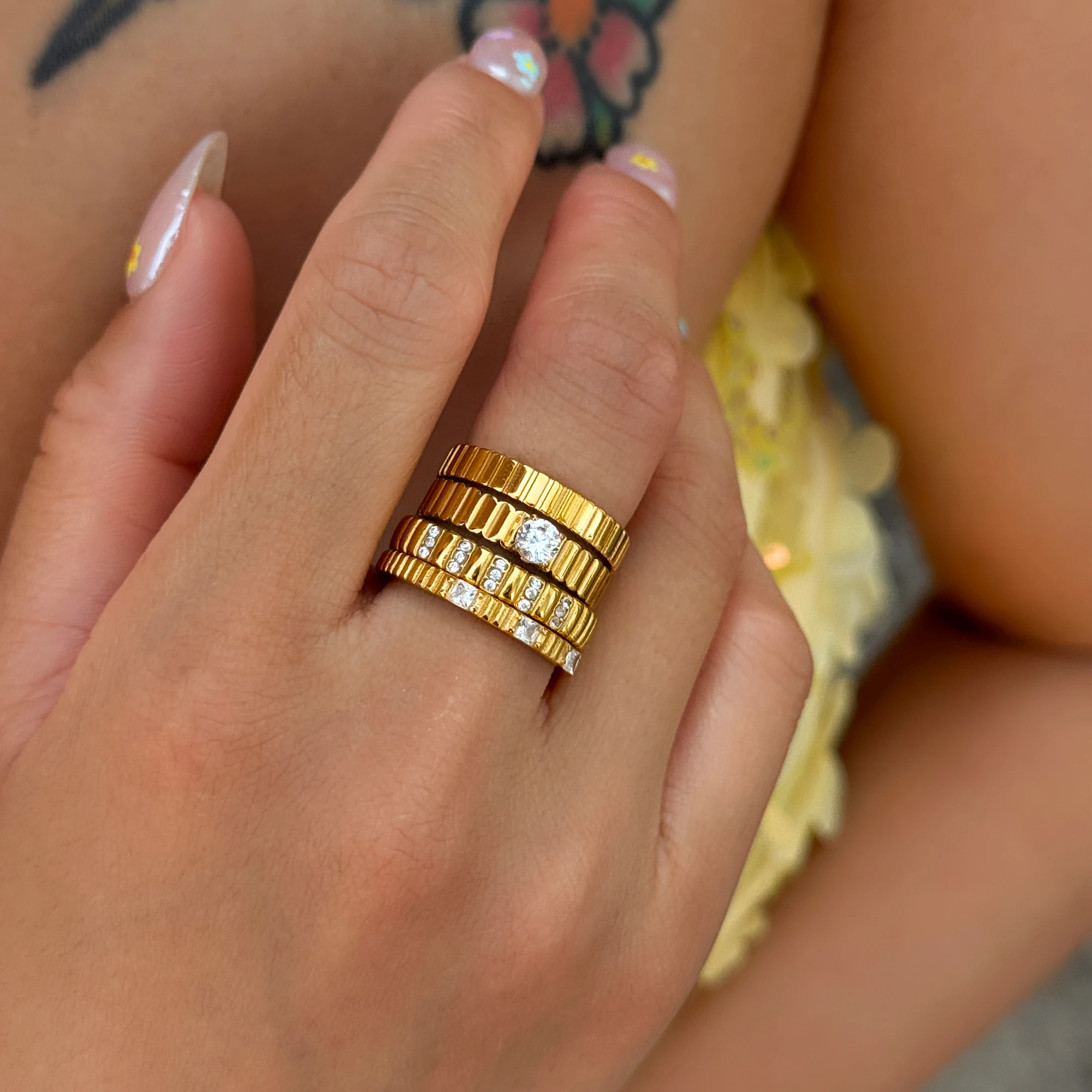

DASEIN New Vintage Minimalist Gear Vertical Stripes Zircon Ring Set 18k PVD Gold Plated Stainless Steel Lady Designer Jewelry