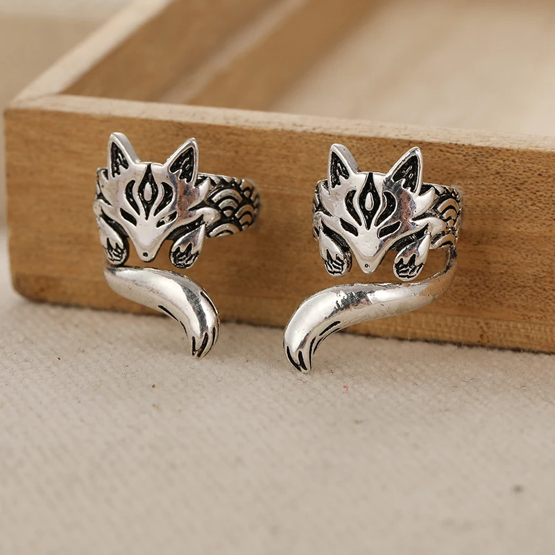 Simple Fashion Silver Color Metal Carving Fox Pattern Clip Earrings for Women Creative Retro Earrings Jewelry