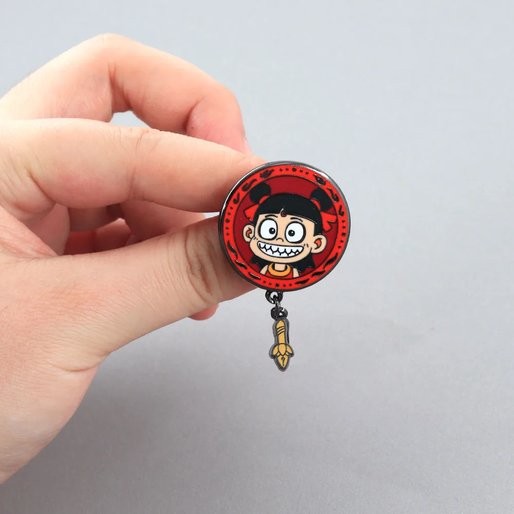 Anime Nezha-Themenbrosche, Doppel-Maruko-Kopf-Abzeichen, Anhänger in Form einer Feuerspeer, Anstecknadel, Cartoon-Figur, Zubehör, Geschenk. – Detail 6