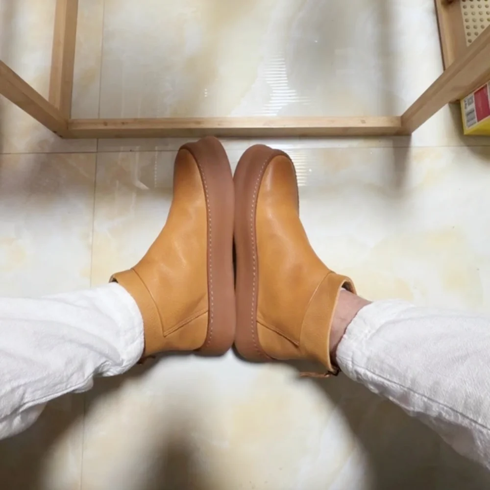 

This new autumn-winter leather high-top men's thick-soled cowhide Chelsea boots can be decorated with short plush fabric