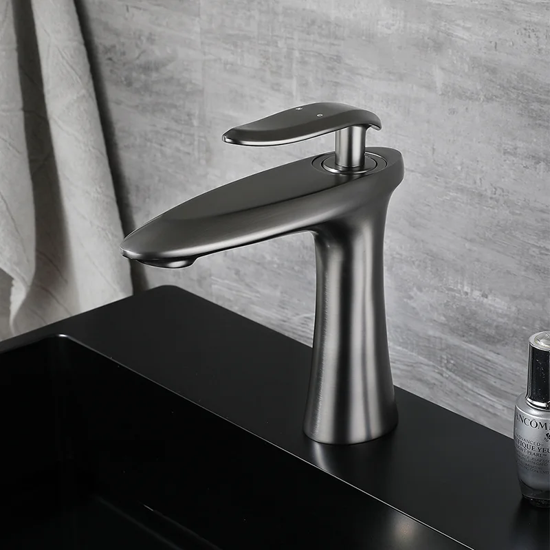 Contemporary Design Hot and Cold Water Mixing Washbasin Metal Taps Under Counter Basin Faucets Bathroom Renovation Accessories