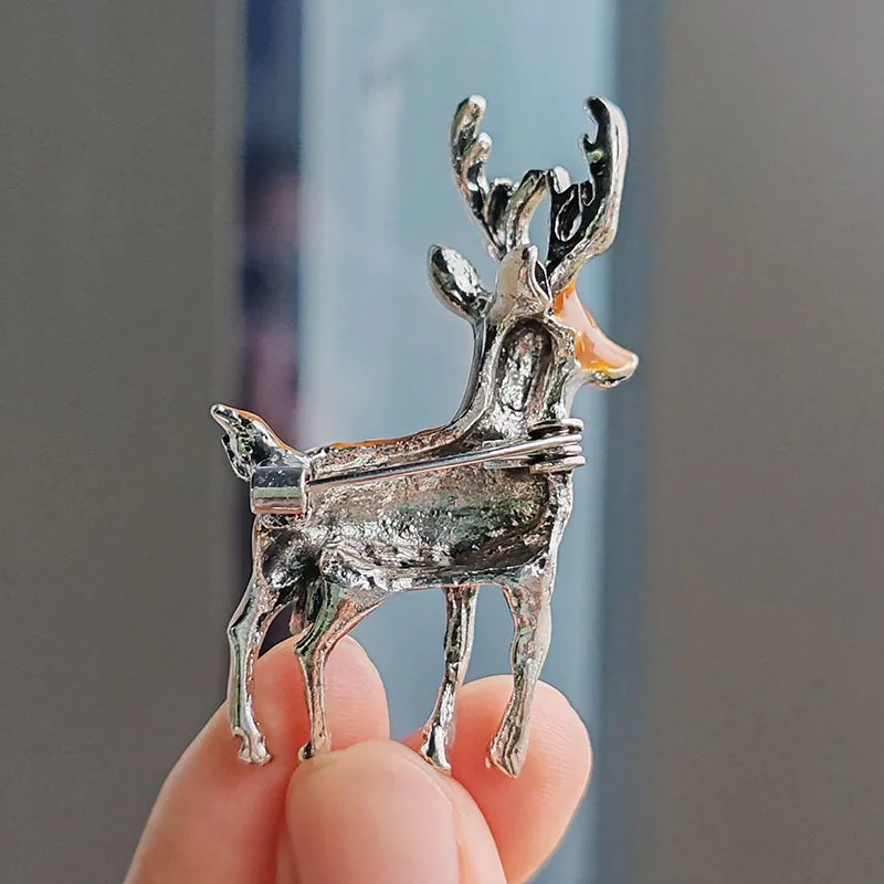 Fashionable Drip Oil Sika Deer Brooch, Female Niche, High End Pin, DIY Animal Suit, Chest Flower