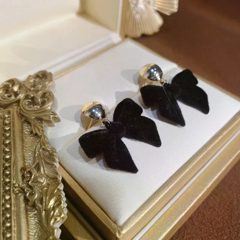 Black Flocking Earrings Geometric Bowknot Stud Earrings For Women Fashion With Jewelry Accessories Vintage