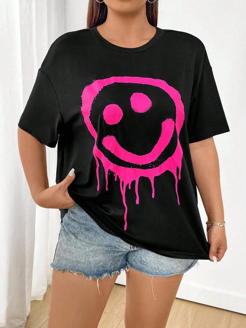 A Smiling Face On The Verge Of Melting T-Shirt Women Cotton Loose Tshirts Hip Hop Breathable Streetwear Soft Casual Short Sleeve