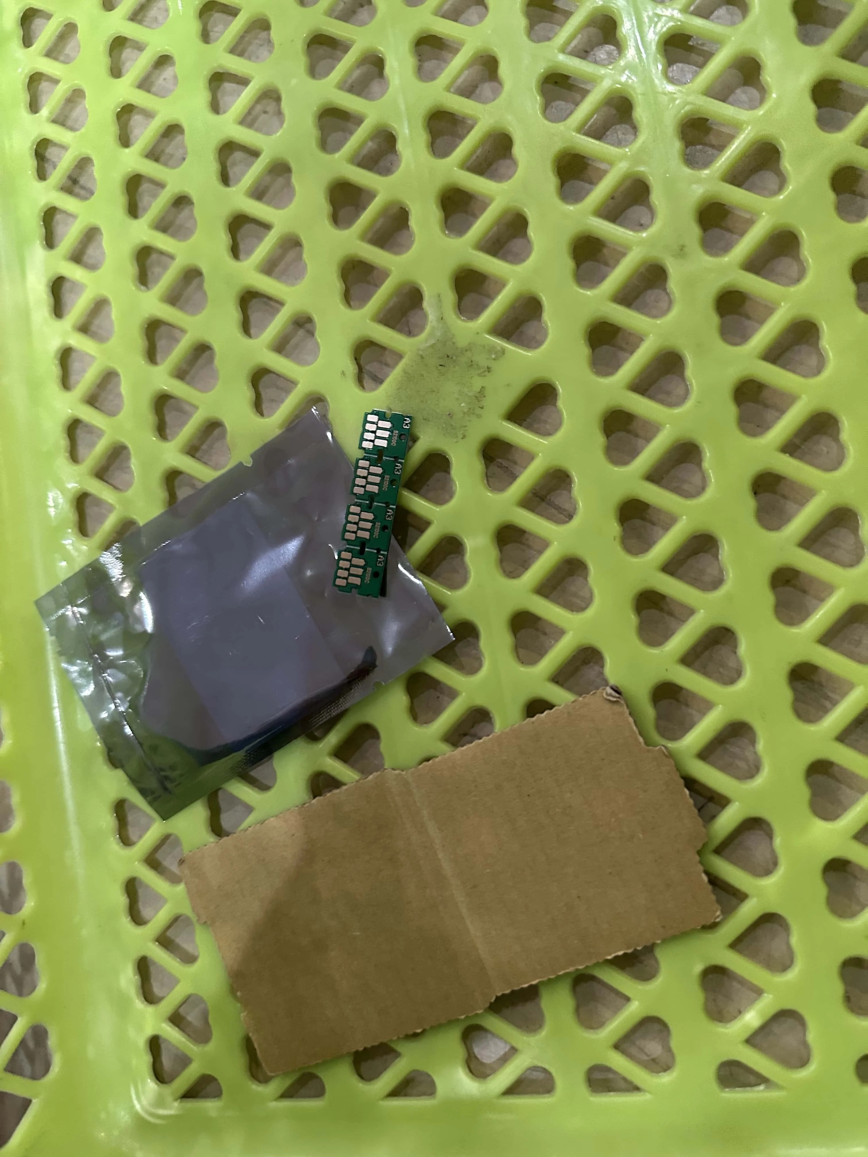 

C13S210057 SC13MB Maintenance Tank Box Chip For Epson F570 F500 T3170 T5170 F571 T2100 T3100 T5100 T3160 T2170 T3130 530 Printer