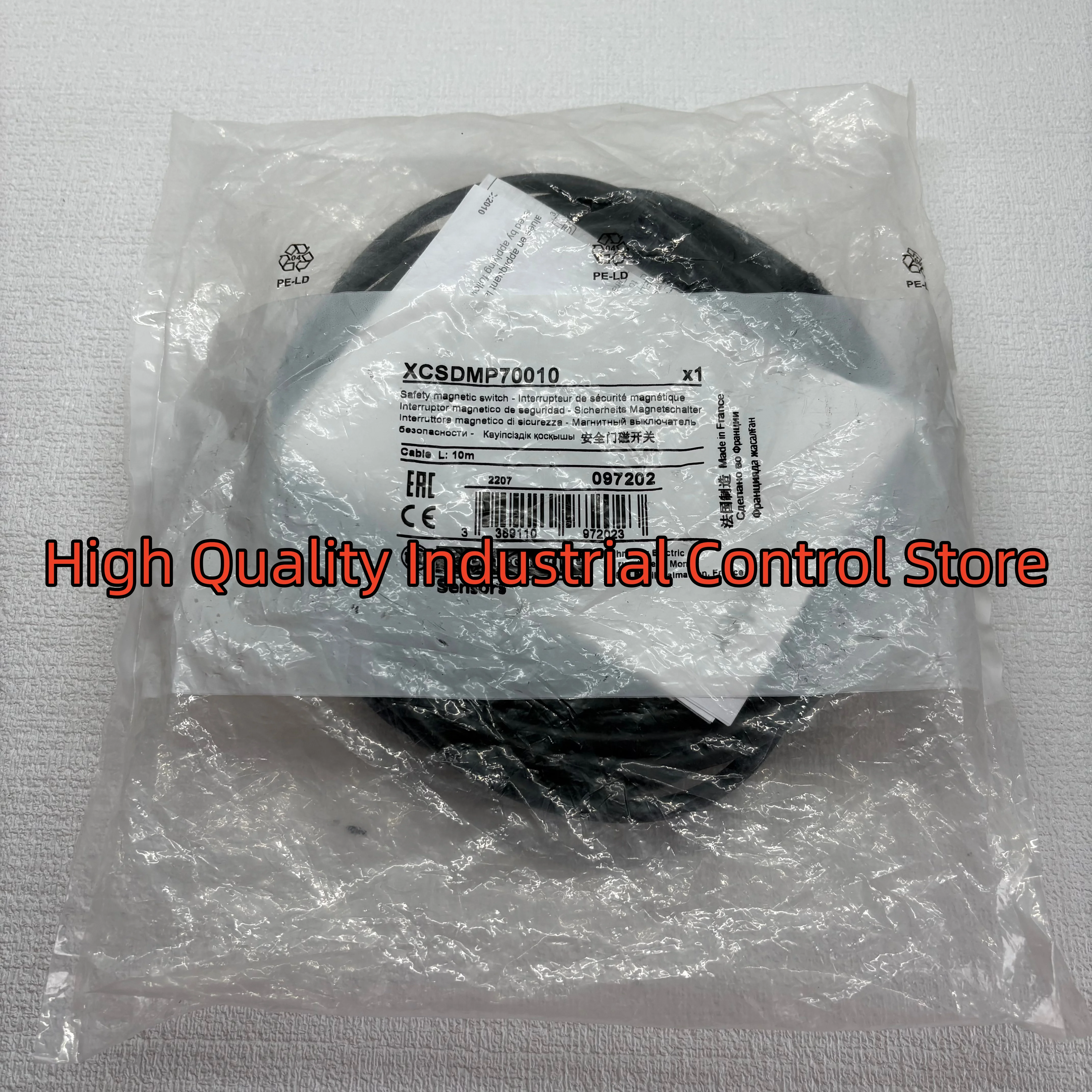 

Telemecanique XCSDMP70010 Safety door magnetic switch 100%NEW