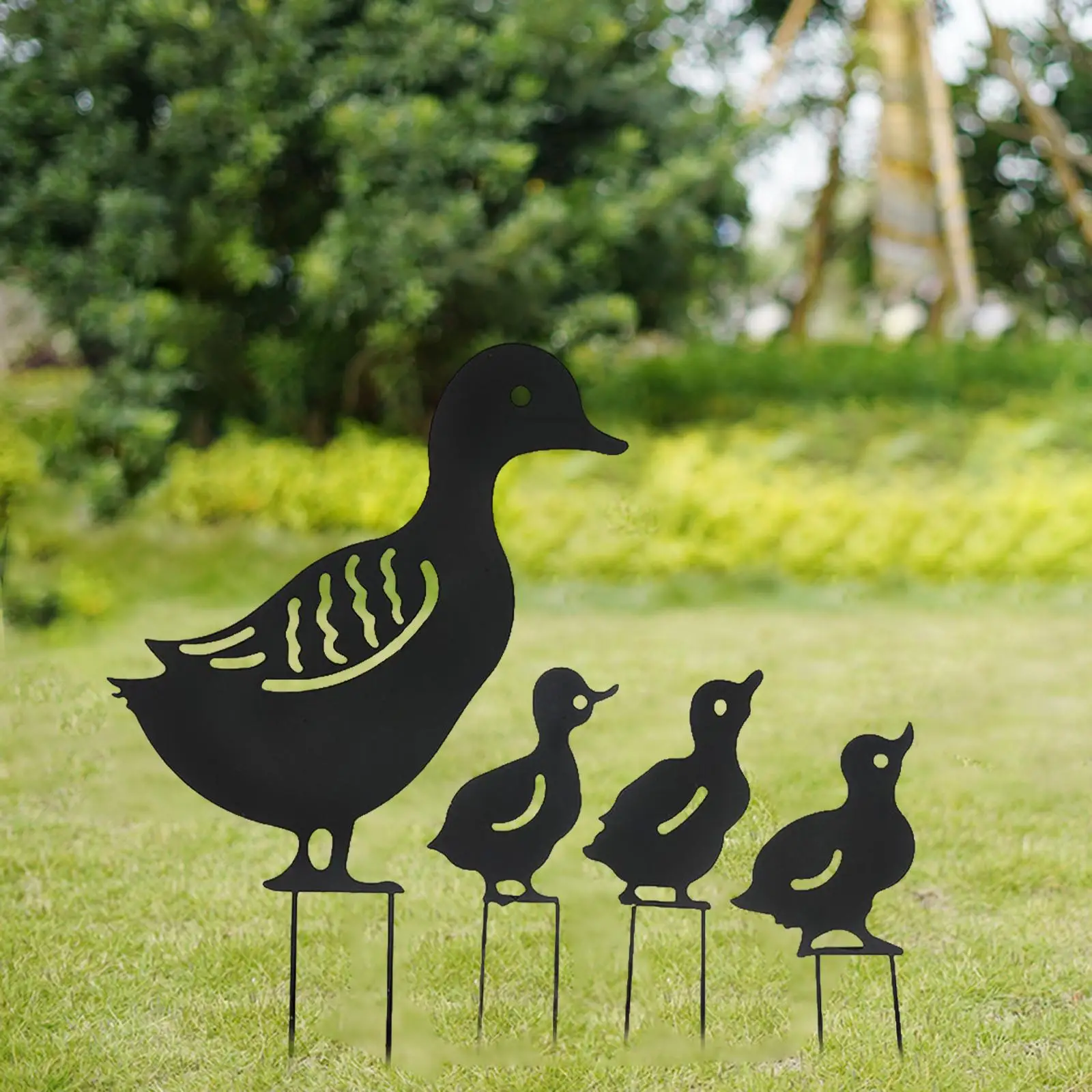 4Pcs Duck Yard Art Garden Statues Backyard Lawn Stakes Iron Duck Decor Gift Garden Decoration Outdoor Patio Ornaments