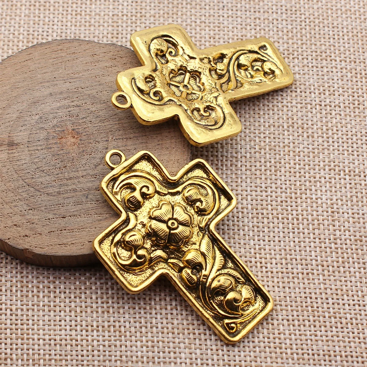 

4pcs 58x38mm(2.28x1.5inch) 2 Colors Antique Gold Color Antique Silver Color Flower Cross Charms Pendants Jewelry Accessories